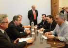 Η φωτογραφία που έδωσε στη δημοσιότητα η Νέα Δημοκρατία - Ο Γ. Αποστολόπουλος διακρίνεται αριστερά